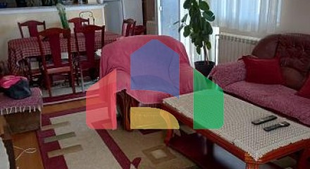 Трехэтажный просторный дом в Тивате