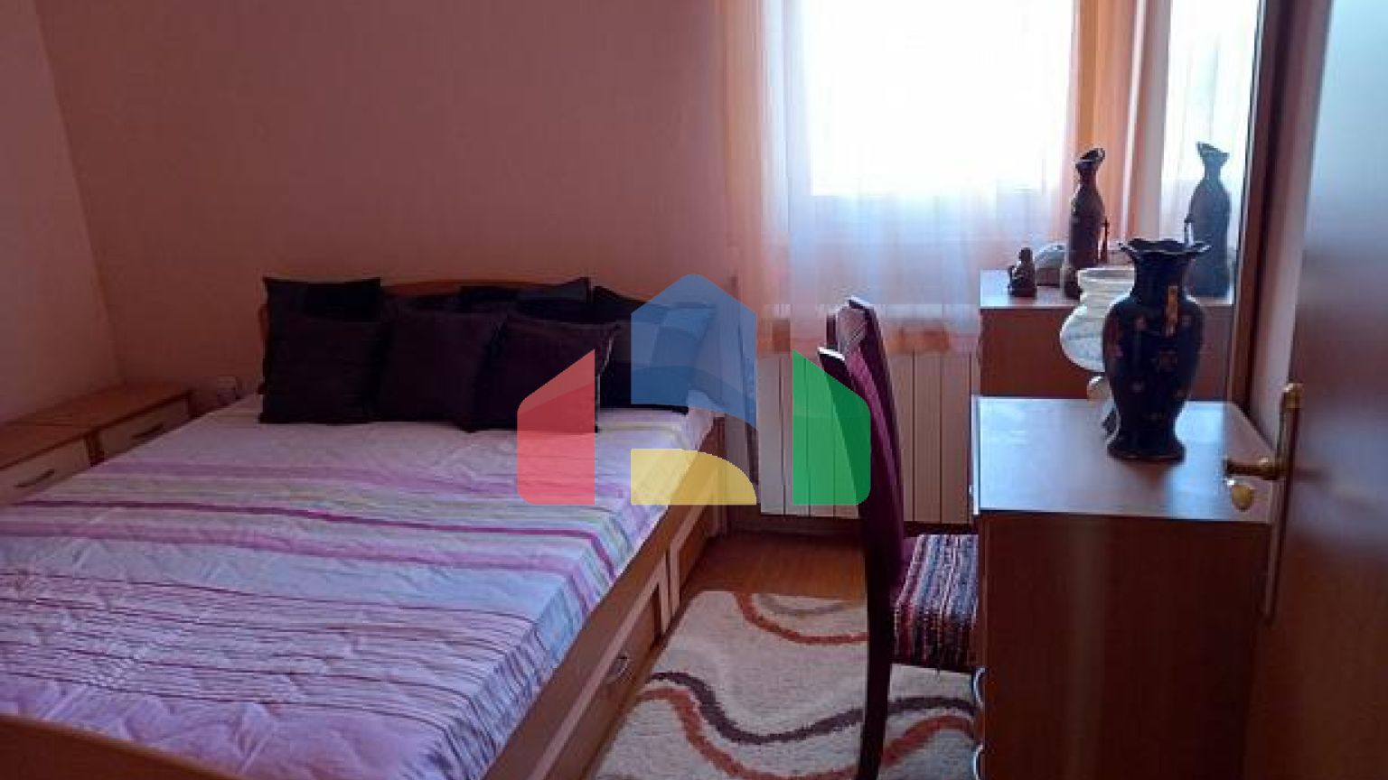 Трехэтажный просторный дом в Тивате