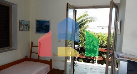 House with sea views in Krasici
