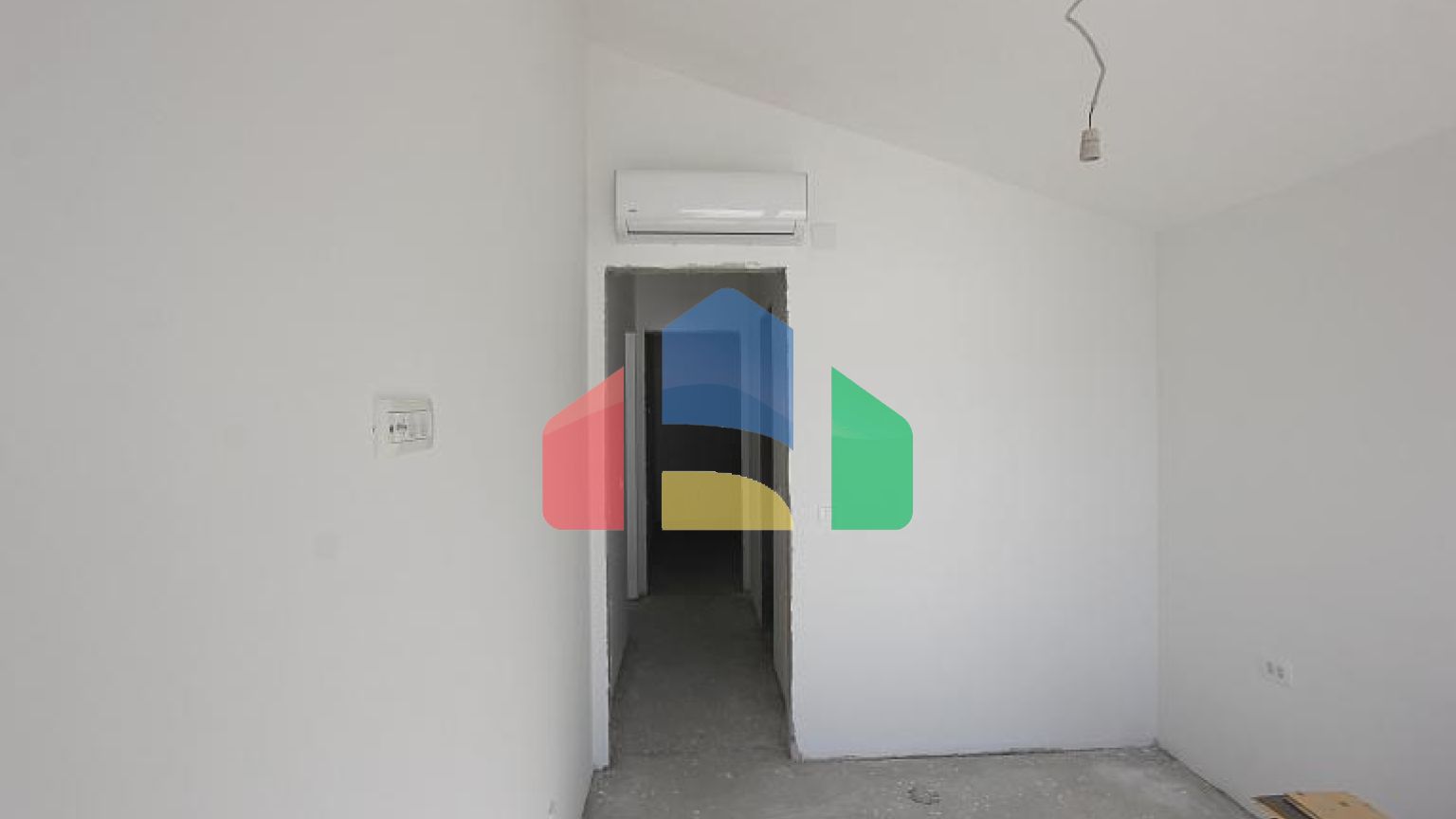 Элитные апартаменты на первой линии в Опатово