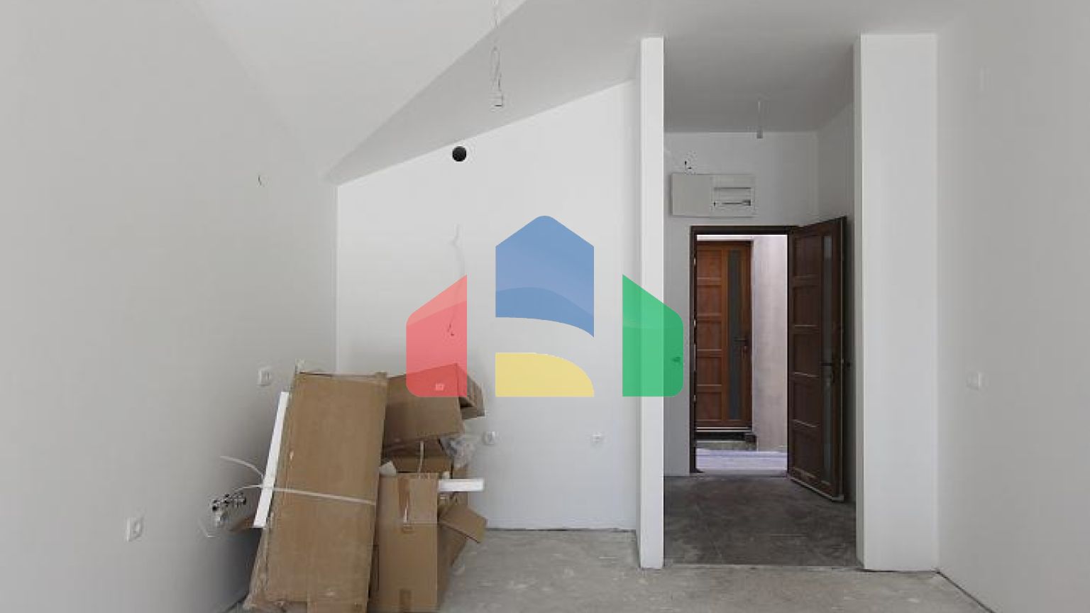 Элитные апартаменты на первой линии в Опатово