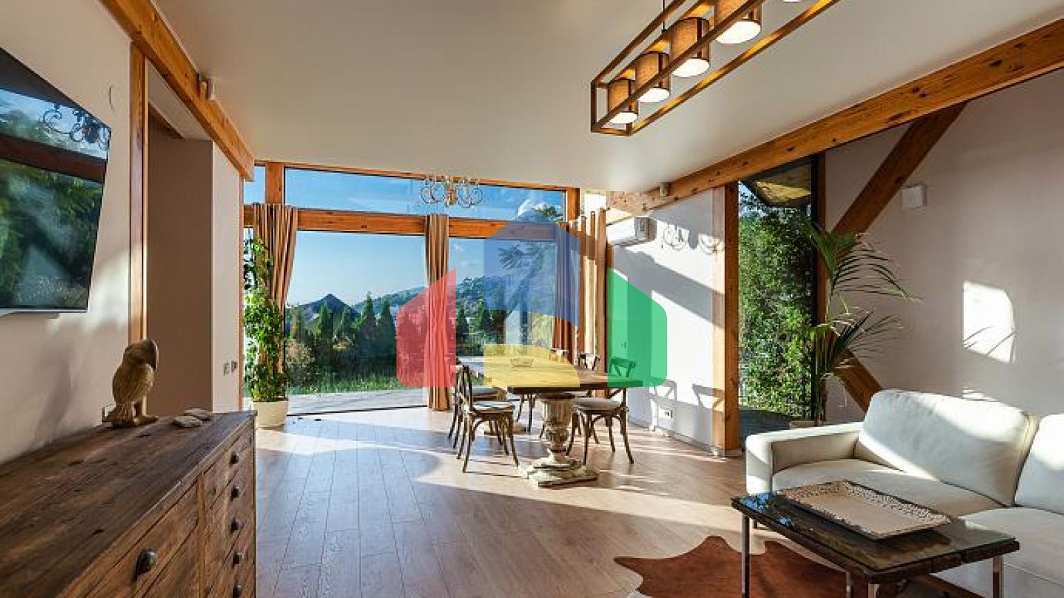 Современный Дом в Полутрадиционном Стиле на Холме Тиват