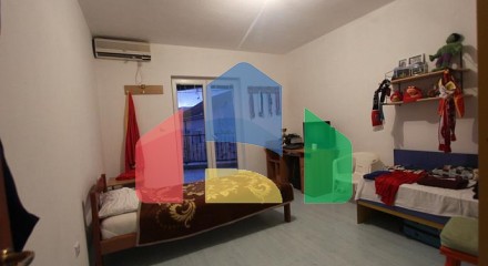 A furnished house in Topla