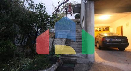 Двухэтажный дом в Xерцег Нови