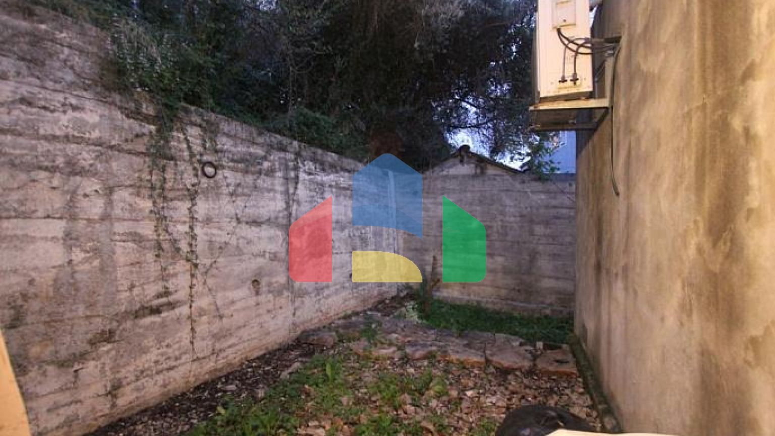 Двухэтажный дом в Xерцег Нови