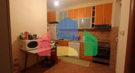 Двухэтажный дом в Xерцег Нови