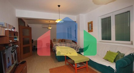 A furnished house in Topla