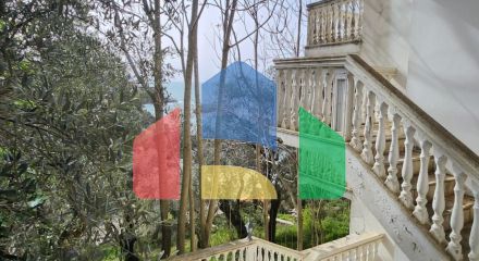 Трехэтажный дом в Ульцине, район Лиман