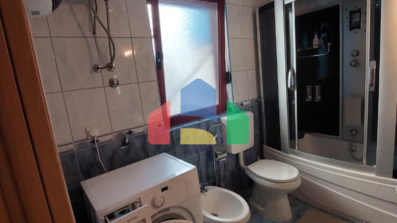 Предлагается к продаже дом площадью 155 м2 с земельным участком 322 м2 пригopoде города Ульцинь (Дoньи Штой)