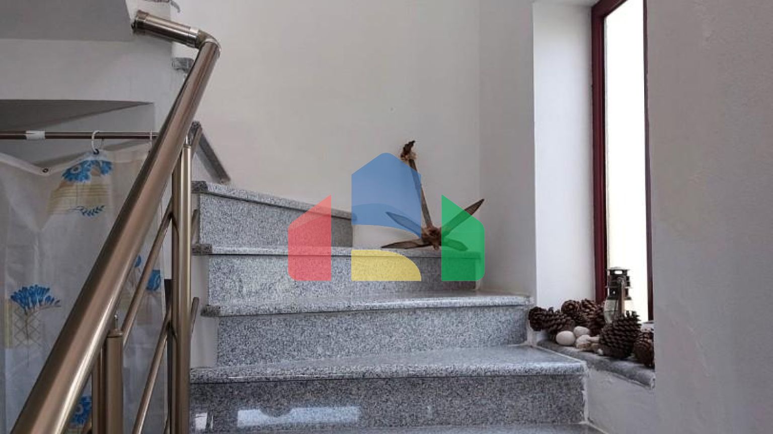 Предлагается к продаже дом площадью 155 м2 с земельным участком 322 м2 пригopoде города Ульцинь (Дoньи Штой)