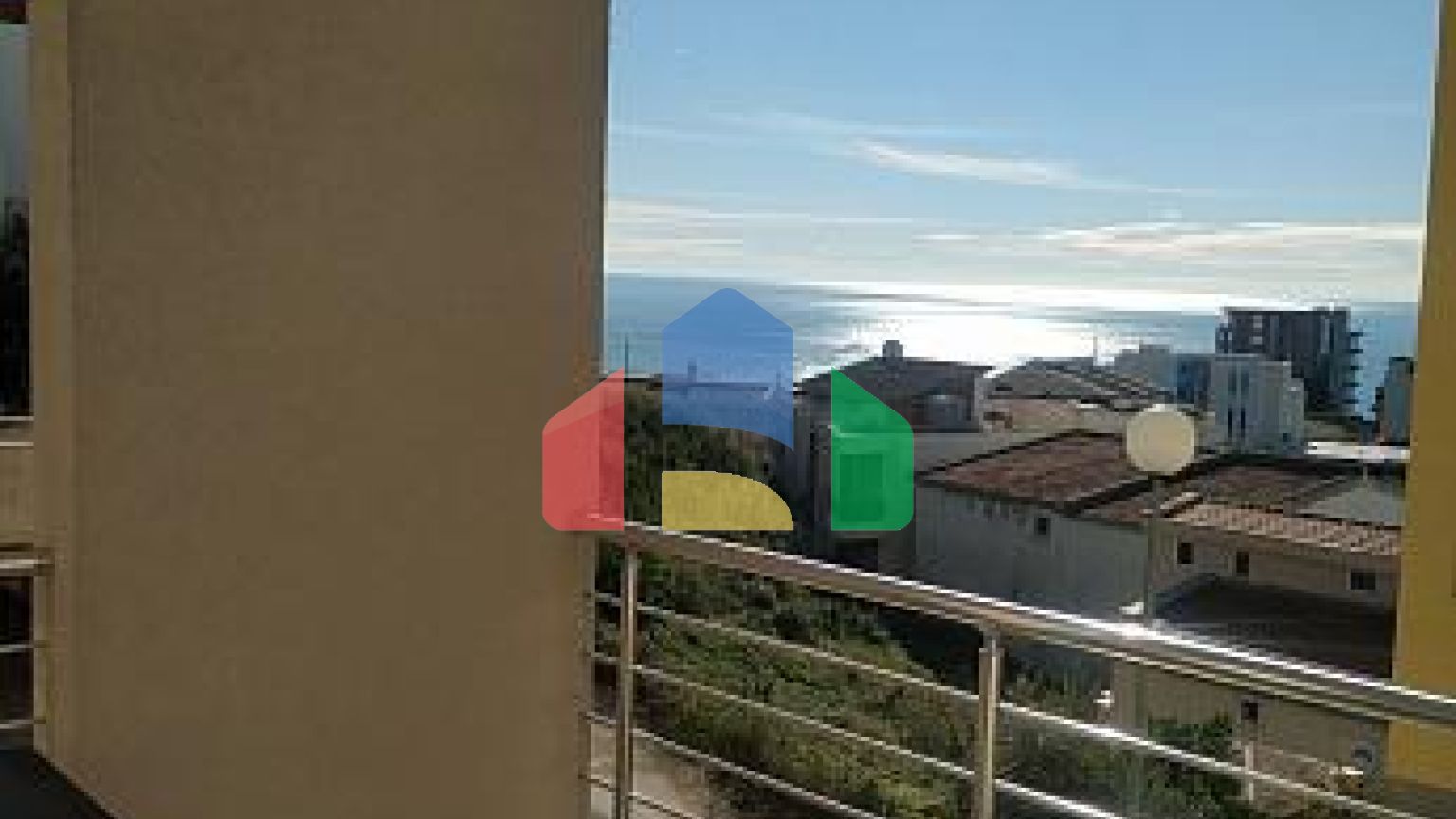 Двухкомнатная квартира с видом на море в Ульцине