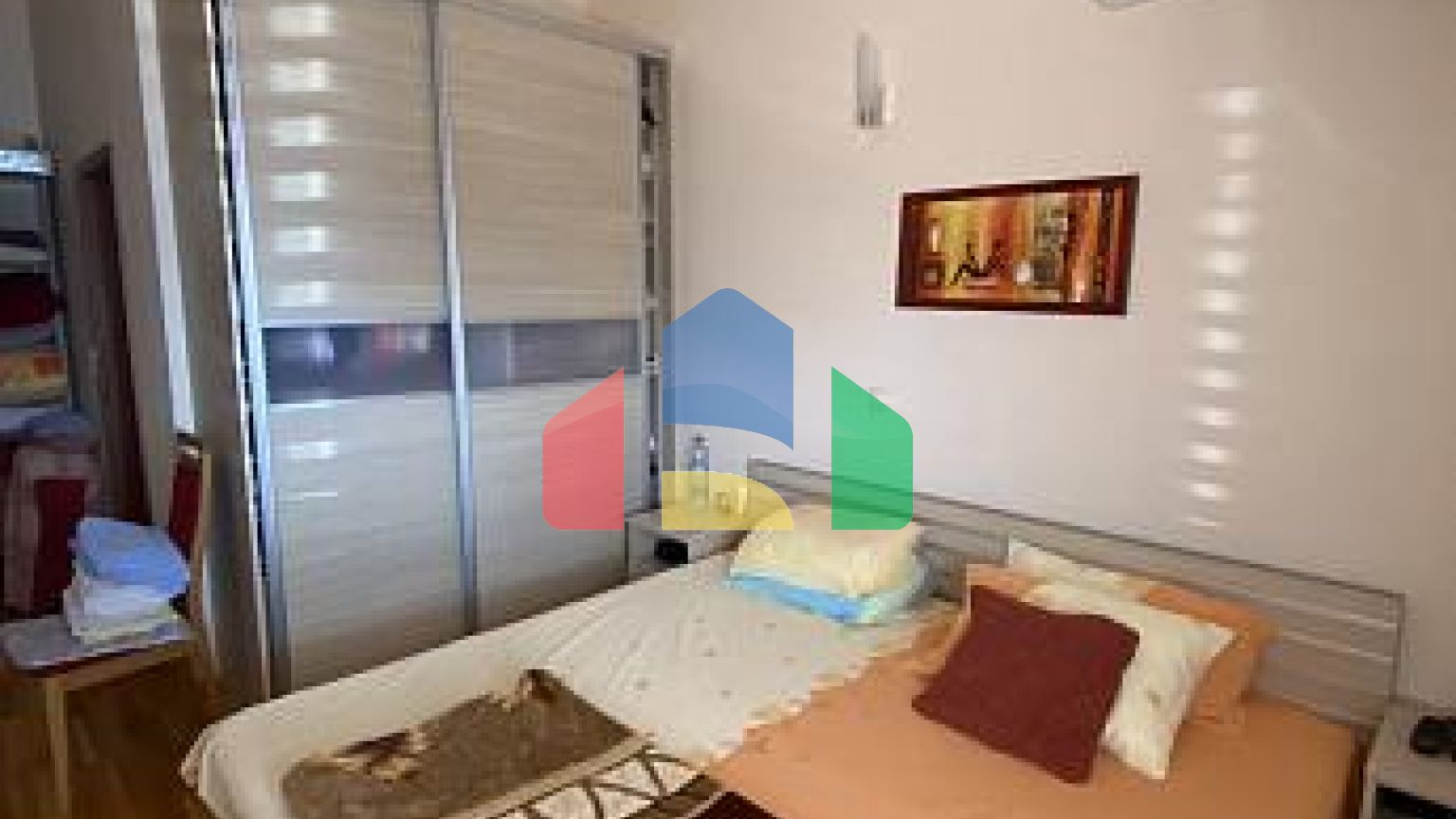 Дом всего в 50 метрах от моря в Улцине