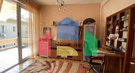 Дом всего в 50 метрах от моря в Улцине