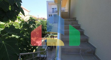 Двухэтажный дом в Дони Штой