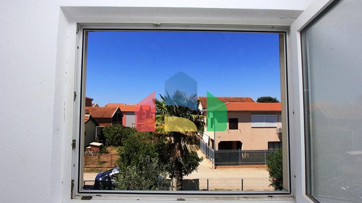 Двухэтажный дом в Дони Штой