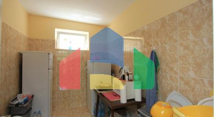 Двухэтажный дом в Дони Штой