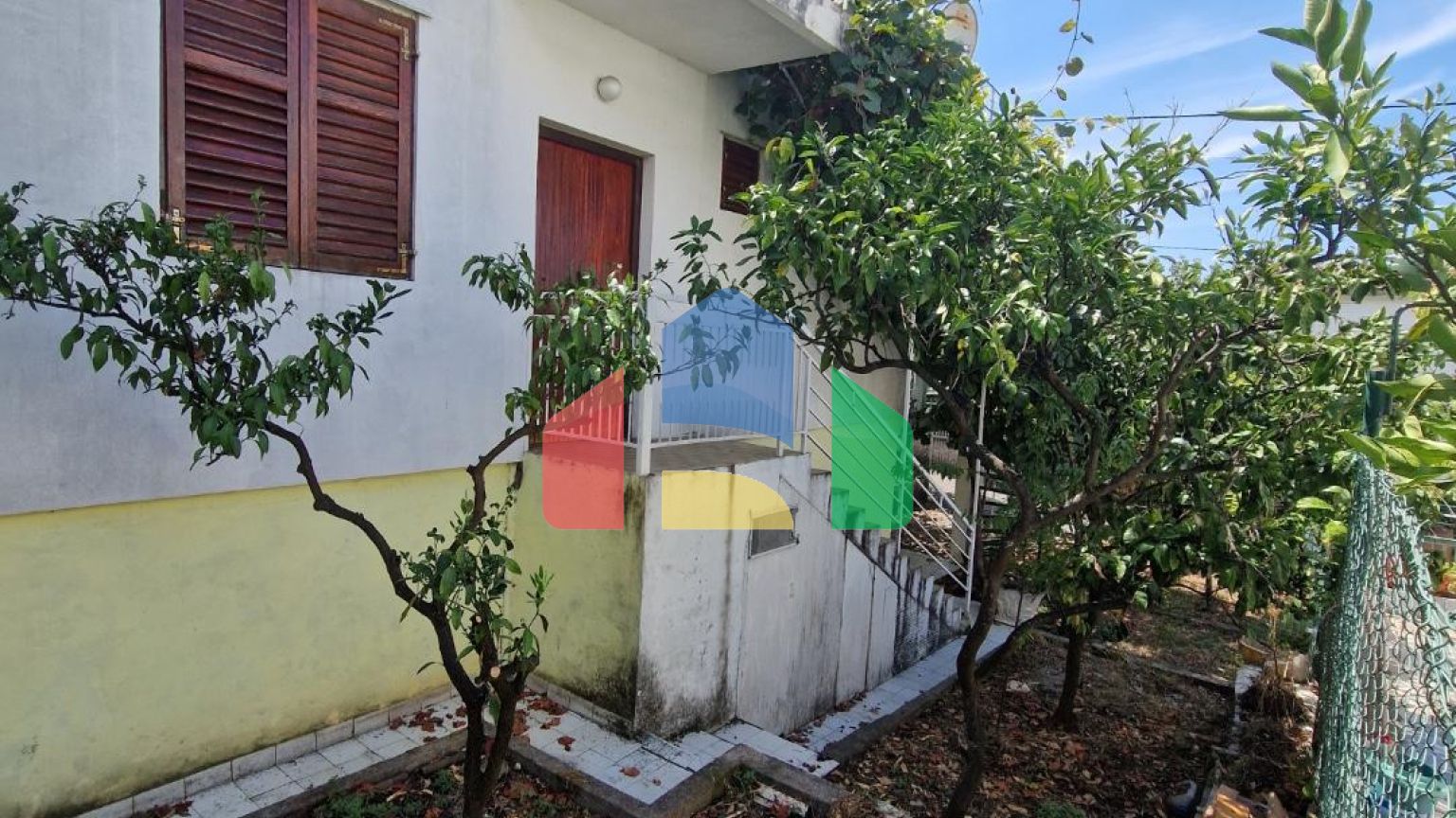 Таунхаус с садом в Утехе рядом с морем