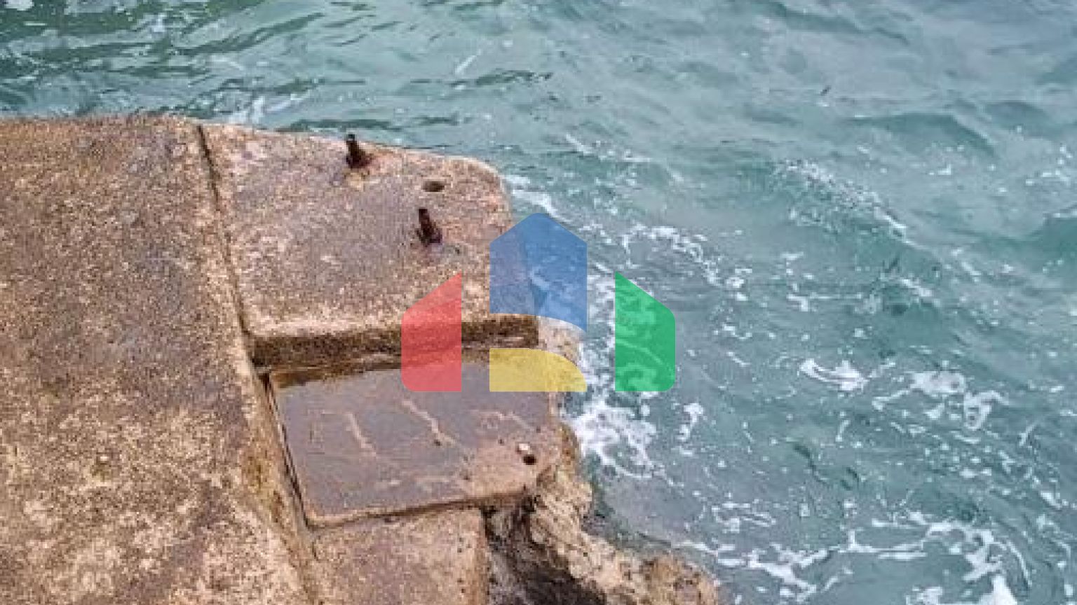 Трёхэтажная вилла на первой линии, Хладна Увала