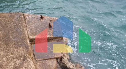 Трёхэтажная вилла на первой линии, Хладна Увала