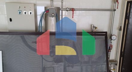 Трёхэтажная вилла на первой линии, Хладна Увала