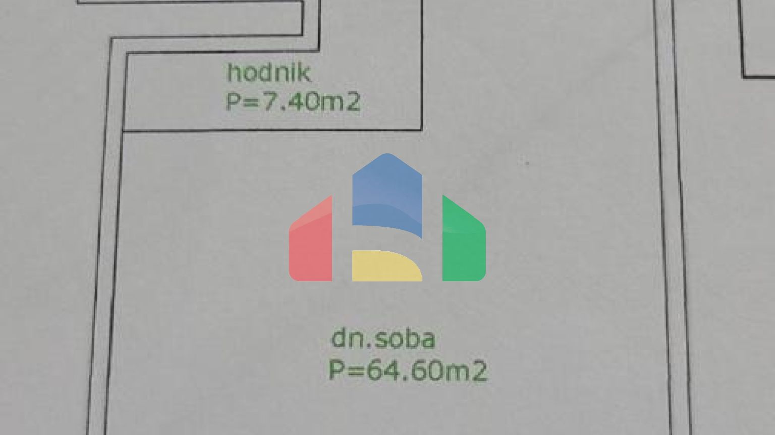 Трёхэтажная вилла на первой линии, Хладна Увала