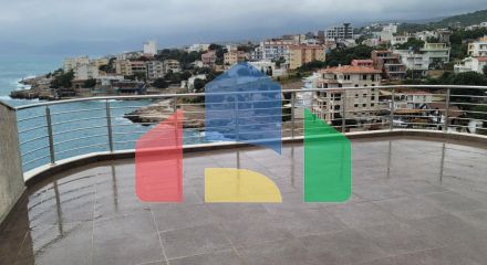 Трёхэтажная вилла на первой линии, Хладна Увала