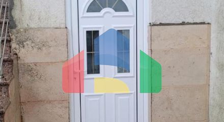 Трёхэтажная вилла на первой линии, Хладна Увала