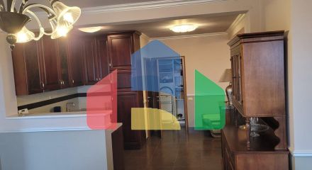 Трёхэтажная вилла на первой линии, Хладна Увала