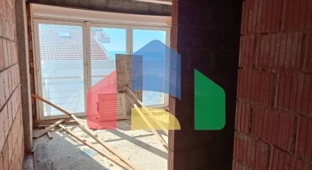 Мини-отель с апартаментами на первой береговой линии в Утехе, Хладна Увала.