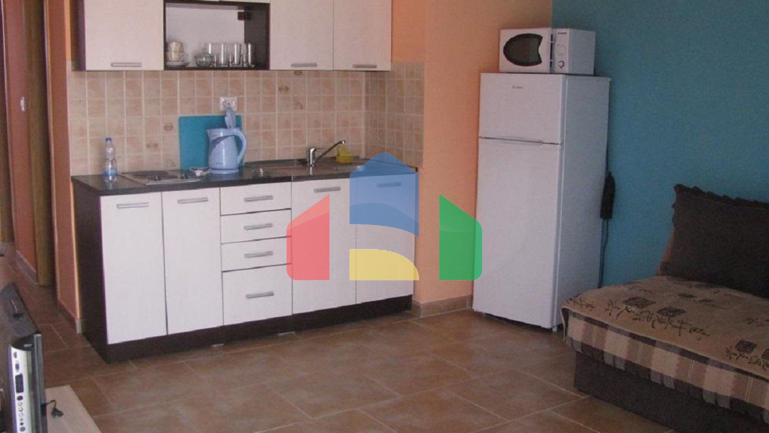 Дом для жизни и бизнеса в курортном посёлке Утеха (Бар, Черногория)