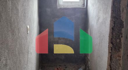 Недостроенная трехэтажная вилла с двумя квартирами в Утехе, Бар