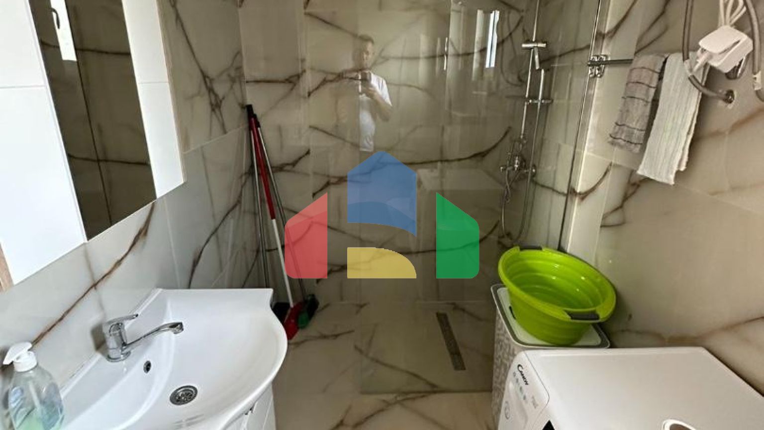 Квартира с двумя спальнями  в Утехе, Бар