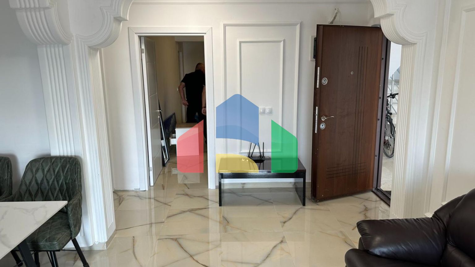 Квартира с двумя спальнями  в Утехе, Бар