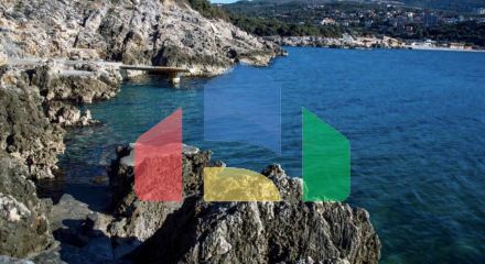 Дом типа таунхаус в 50 метрах от частного пляжа с прекрасным видом на море в Утехе!