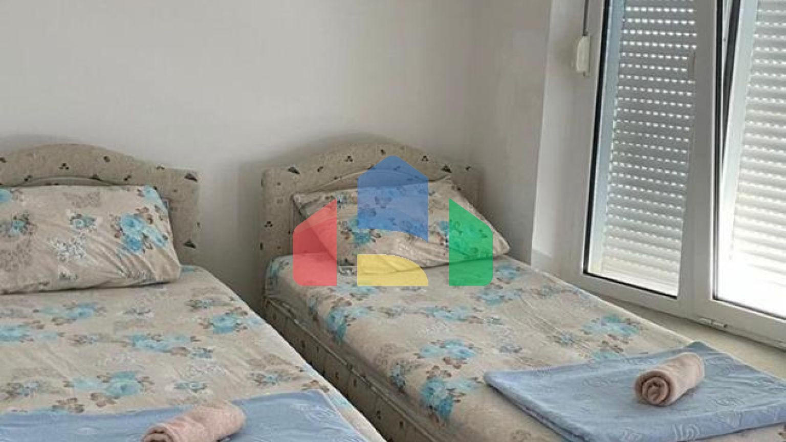 Дом типа таунхаус в 50 метрах от частного пляжа с прекрасным видом на море в Утехе!