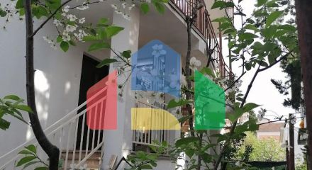 Легальный четырехэтажный таунхаус с участком в Утехе.
