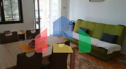 Легальный четырехэтажный таунхаус с участком в Утехе.
