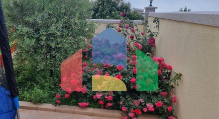 Вилла с ландшафтным дизайном в Утехе