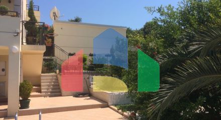 Вилла с ландшафтным дизайном в Утехе