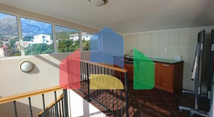 Вилла с ландшафтным дизайном в Утехе