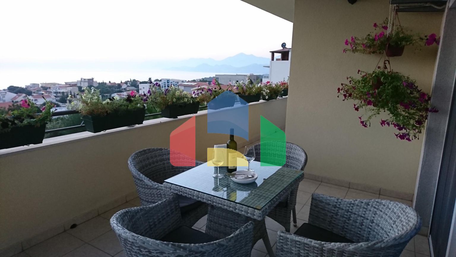 Вилла с ландшафтным дизайном в Утехе