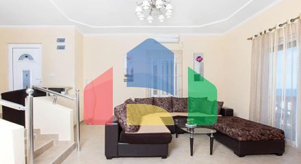 Светлый просторный трехэтажный дом в Утехе Светлый просторный трехэтажный дом в Утехе