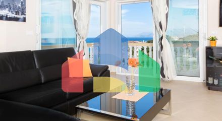 Светлый просторный трехэтажный дом в Утехе Светлый просторный трехэтажный дом в Утехе