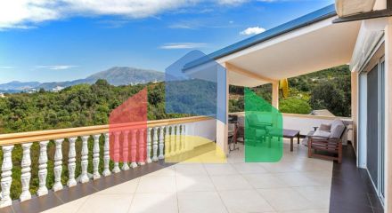 Светлый просторный трехэтажный дом в Утехе Светлый просторный трехэтажный дом в Утехе