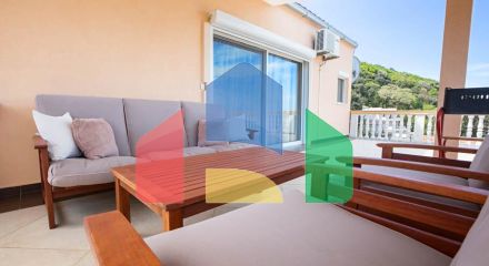 Светлый просторный трехэтажный дом в Утехе Светлый просторный трехэтажный дом в Утехе