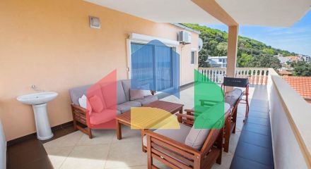 Светлый просторный трехэтажный дом в Утехе Светлый просторный трехэтажный дом в Утехе