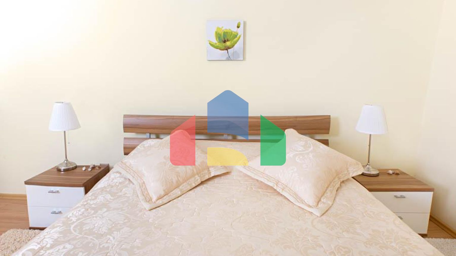 Светлый просторный трехэтажный дом в Утехе