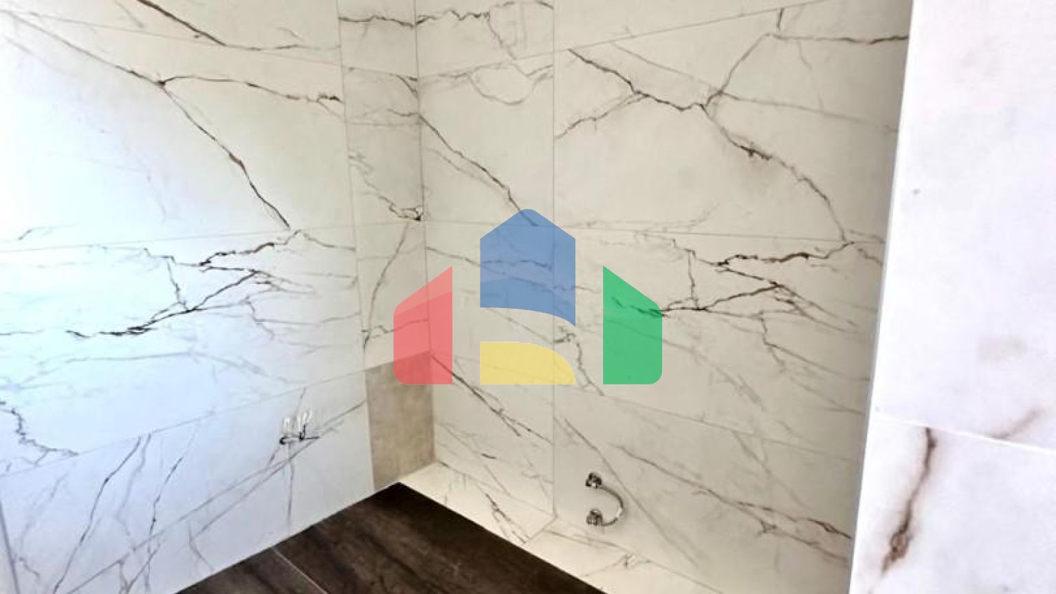 Просторная вилла с видом на море и бассейном в Утехе, всего в 100 метрах от пляжа!