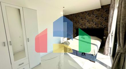 Просторная вилла с видом на море и бассейном в Утехе, всего в 100 метрах от пляжа!