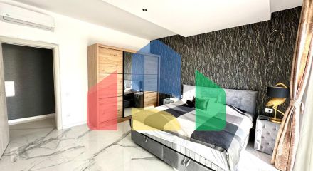 Просторная вилла с видом на море и бассейном в Утехе, всего в 100 метрах от пляжа!